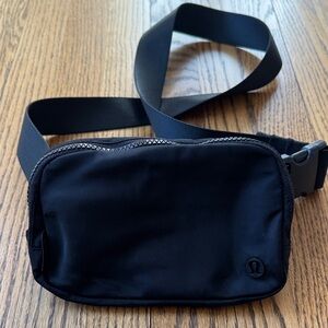 lululemon athletica Black Everywhere Belt Bag 1L